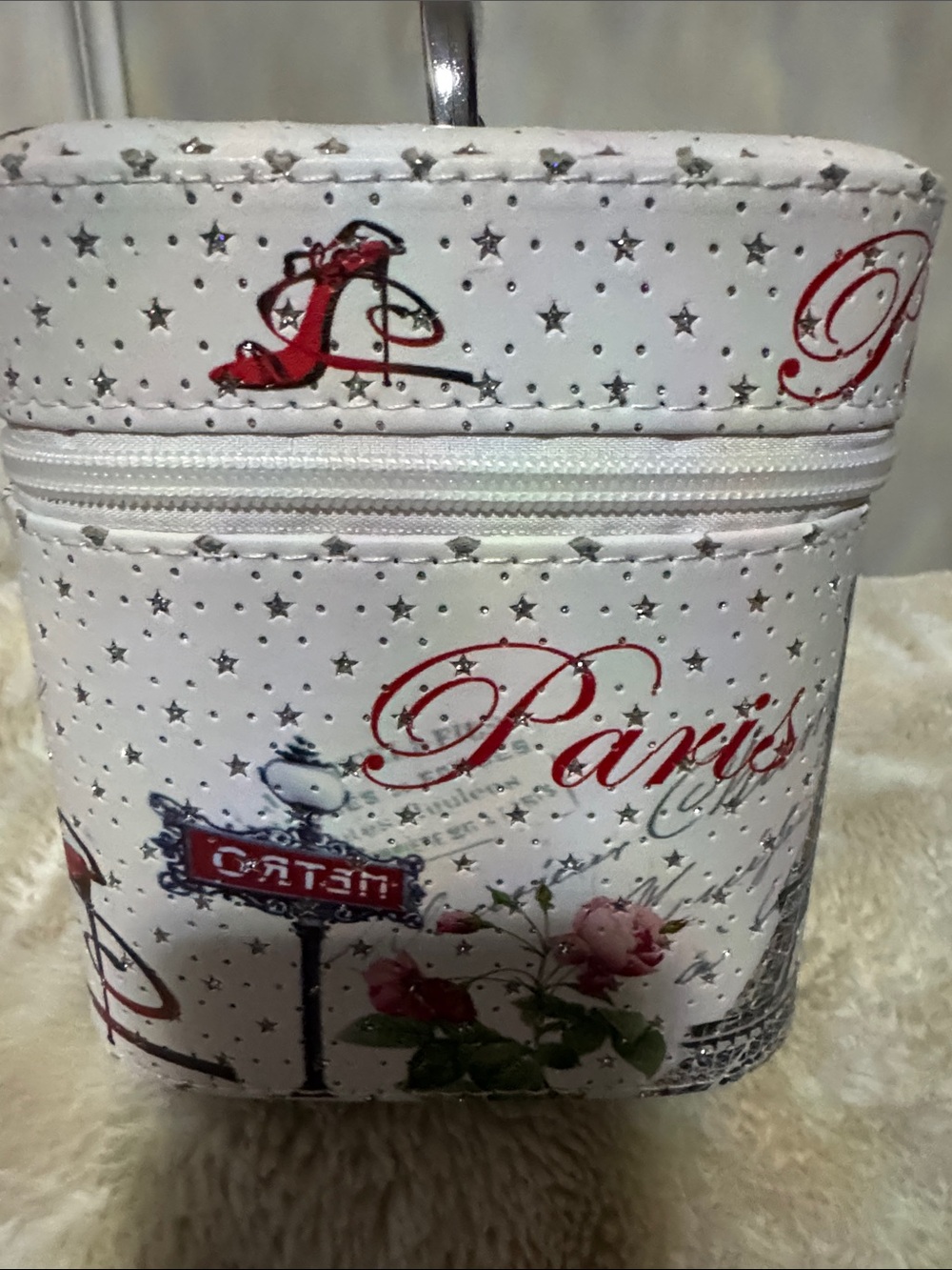 Paris Eiffel Tower Cosmetic Train Case in White 8" Wide x 5 1/2" Tall x 4” Deep - Picture 7 of 10